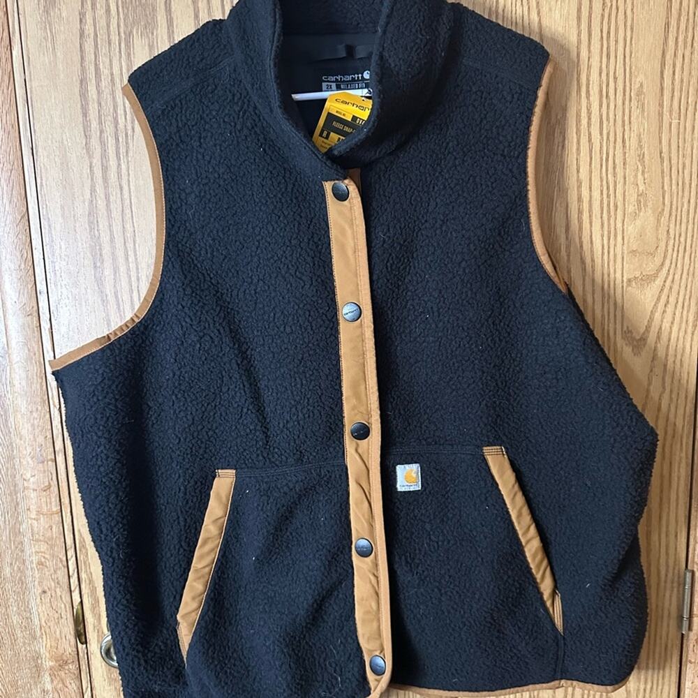 Carhartt Black and Tan Fleece Vest *NWT*